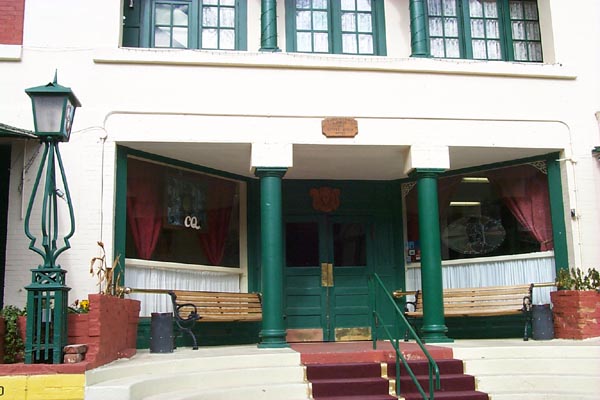 The entrance to the Copper Queen Hotel