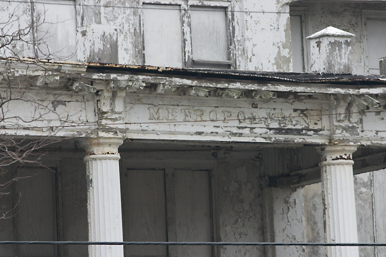 Metropolitan Hotel close-up